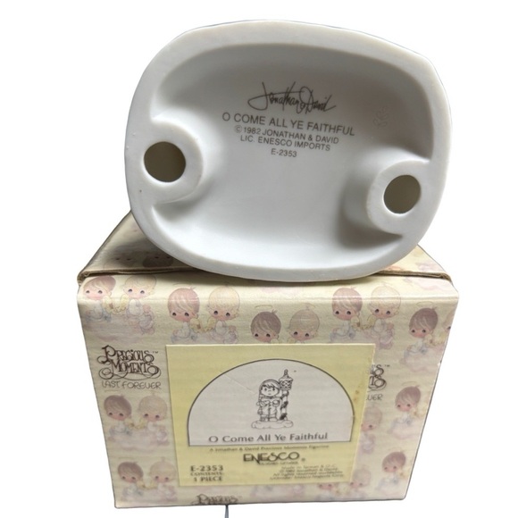 Precious Moments Vintage Christmas, O Come All Ye Faithful, with box, great cond - Picture 7 of 8